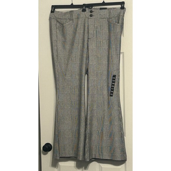Torrid Black & White Plaid Trouser A-Line Flare Ponte Pant Plus Size 22 R - Picture 6 of 16